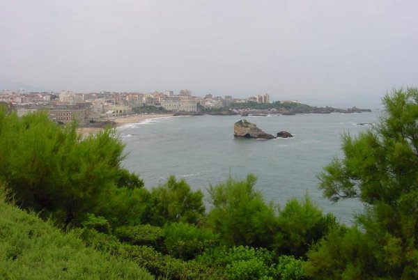 Séjourner dans un camping au Pays basque avec piscine à deux pas de Biarritz
